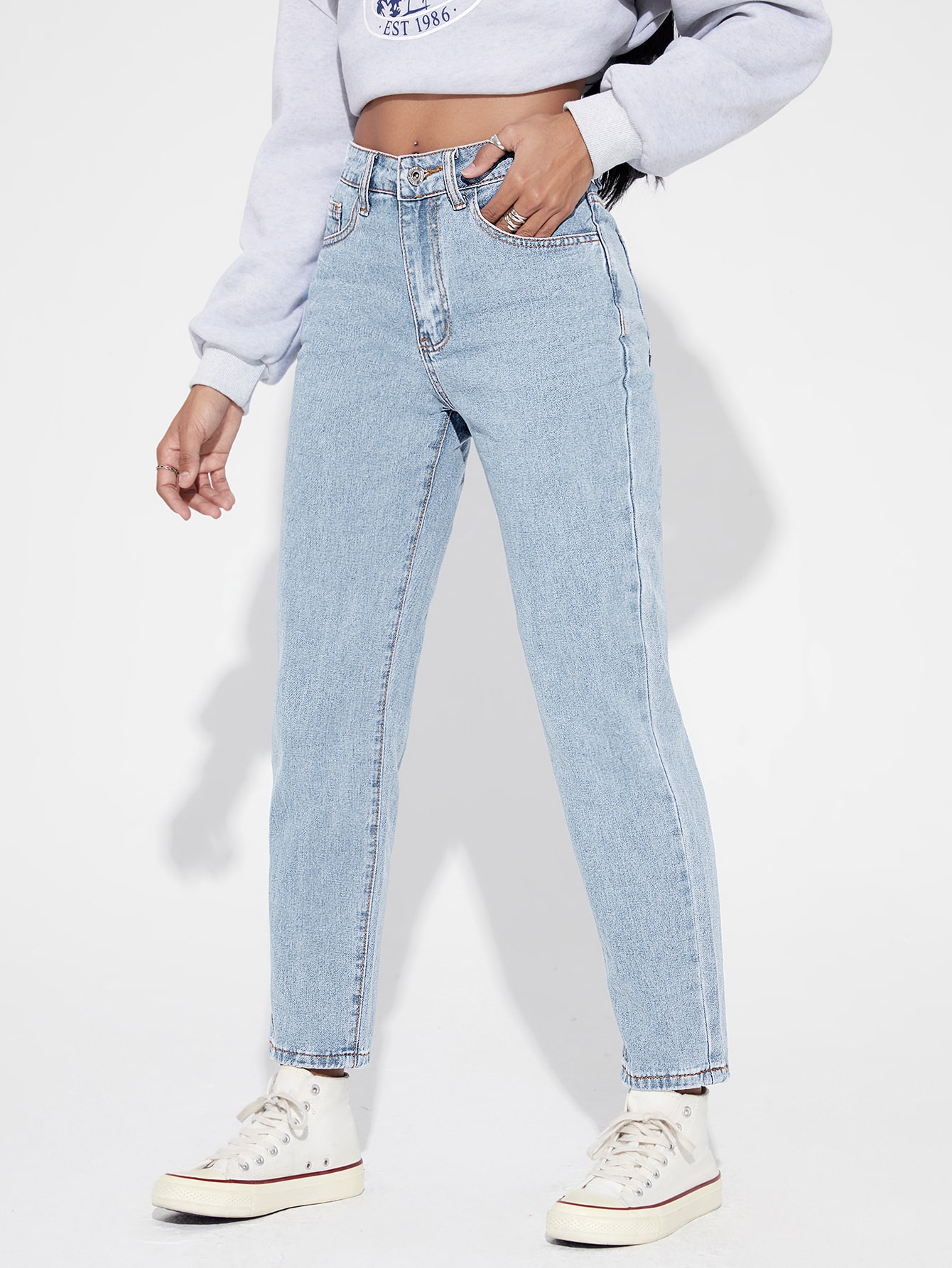 Light wash relaxed jeans